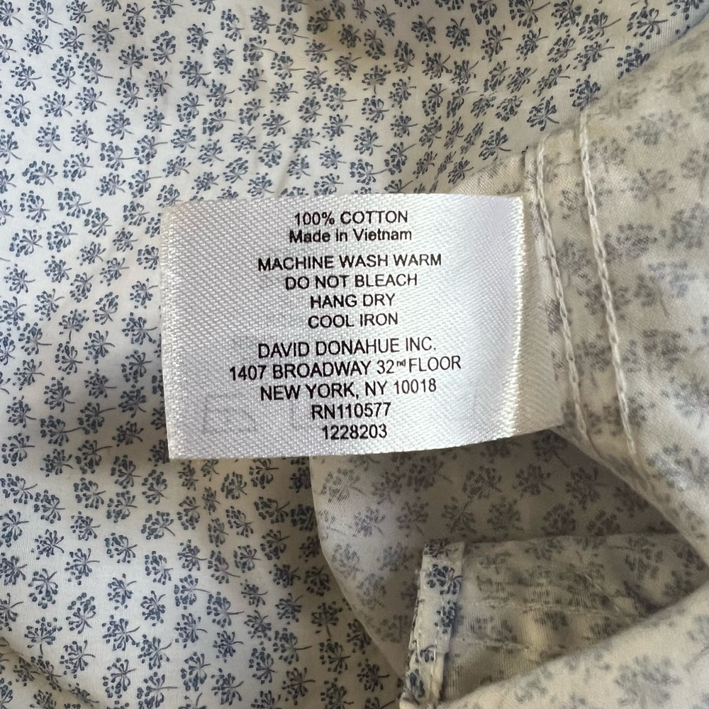 Men’s David Donahue long sleeve dress shirt. Size M. - Picture 3 of 3
